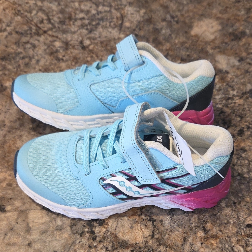 Saucony Size 13 Girl's Aqua and Magenta NEW Sneakers Running Shows